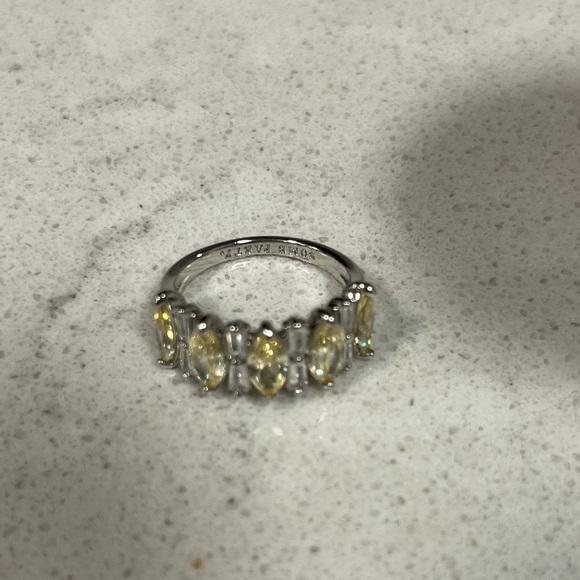A Diva’’s Dream Lemon Diamond Ring - Picture 4 of 5